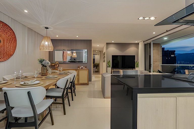 Finito 1512 - Modern Apt with Views & Balcony