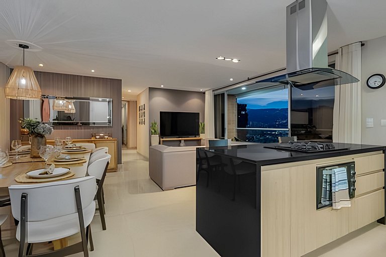 Finito 1512 - Modern Apt with Views & Balcony