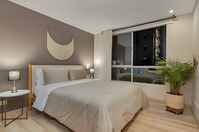 Finito 1512 - Modern Apt with Views & Balcony