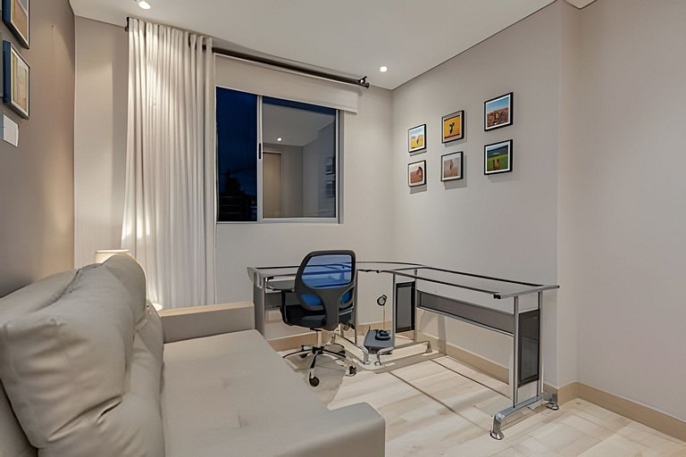 Finito 1512 - Modern Apt with Views & Balcony