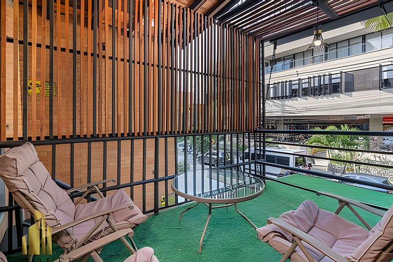 Manila 27 - Apt in Poblado with Terrace/AC/Jacuzzi