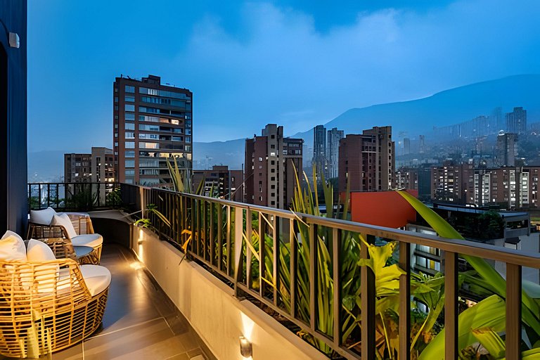 Morph 1501 - Vibrant apt in Poblado/AC/Jacuzzi/BBQ