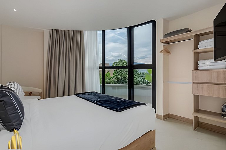 Solei Loft 401 - Elegance & Comfort /AC in Poblado
