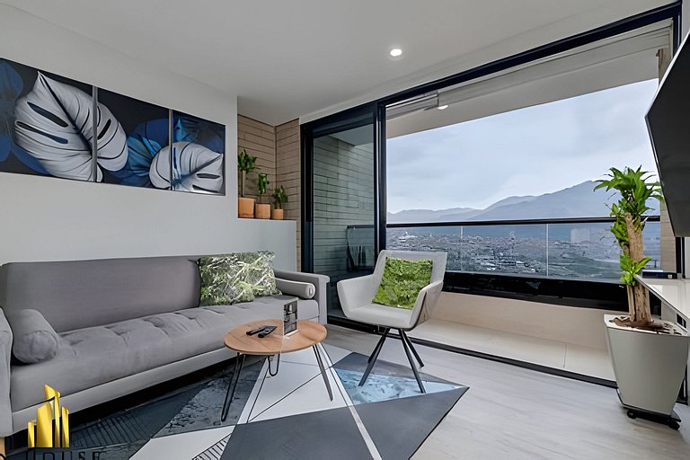 Class 48 1603 - Sophisticated apt/panoramic views
