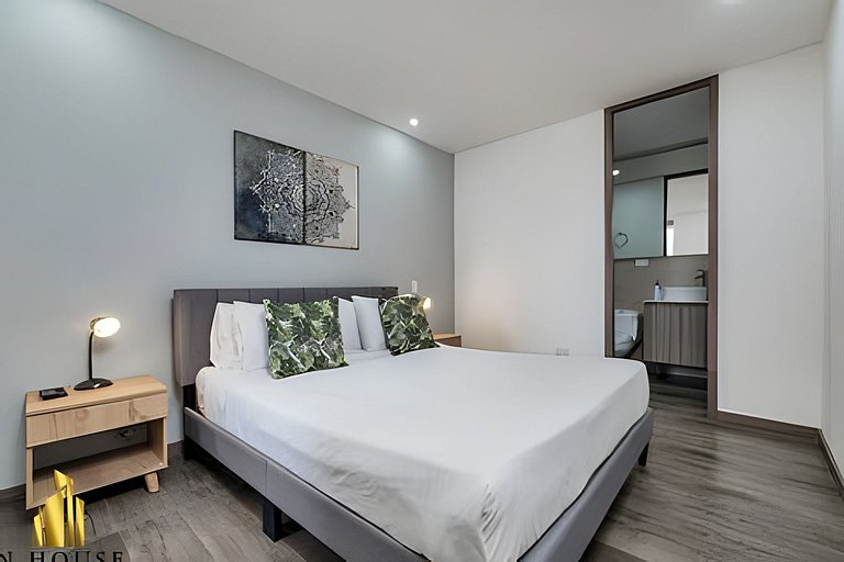 Class 48 1603 - Sophisticated apt/panoramic views