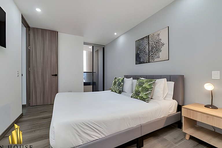 Class 48 1603 - Sophisticated apt/panoramic views