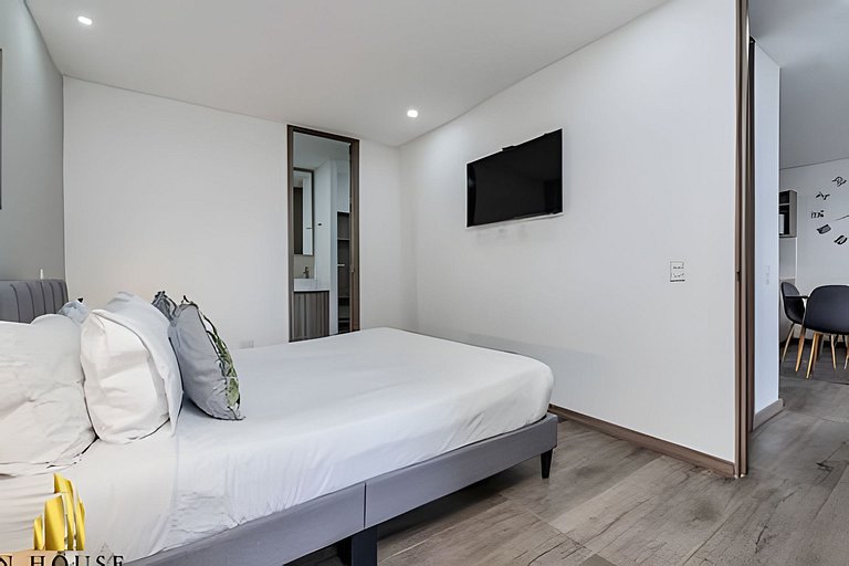 Class 48 1603 - Sophisticated apt/panoramic views