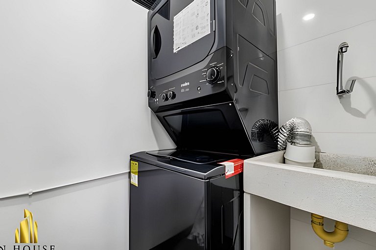 Class 48 1603 - Sophisticated apt/panoramic views