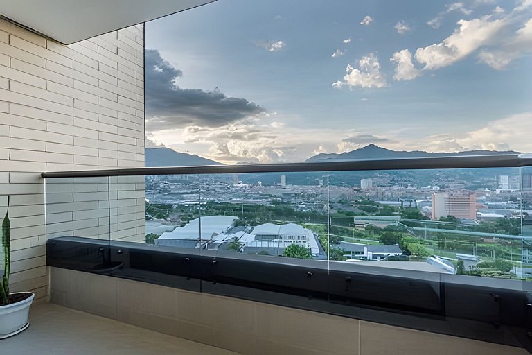Class 48 1603 - Sophisticated apt/panoramic views