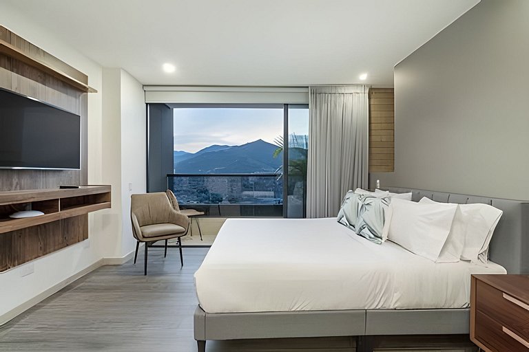 Class 48 2301 - City Lights/Chic loft/Priv balcony