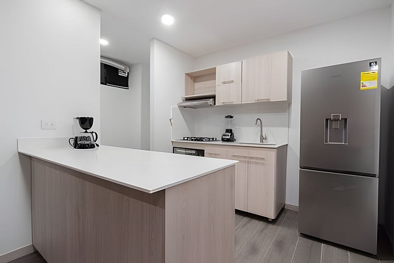 Class 48 2301 - City Lights/Chic loft/Priv balcony