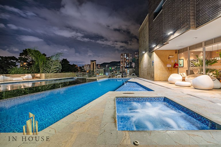 Urban 2505 - Oasis with pool and gym