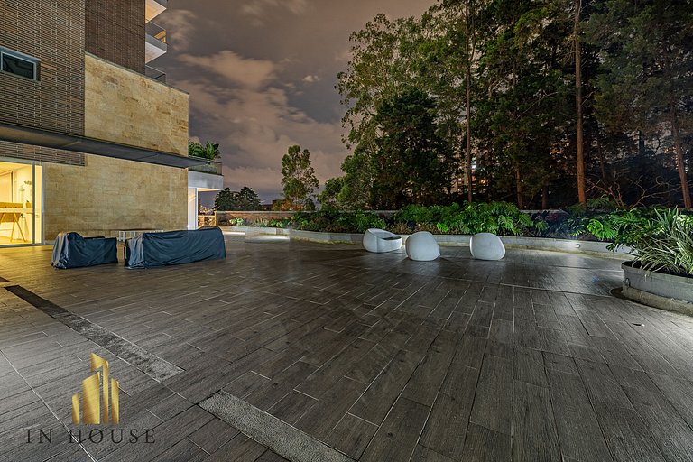 Urban 2505 - Oasis with pool and gym