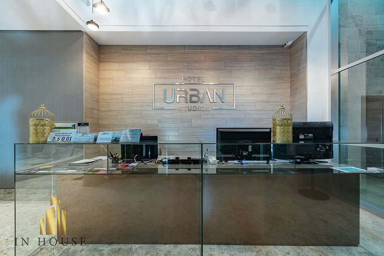 Urban 2505 - Oasis with pool and gym