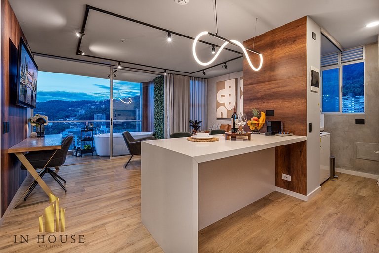 Urban 2505 - Oasis with pool and gym