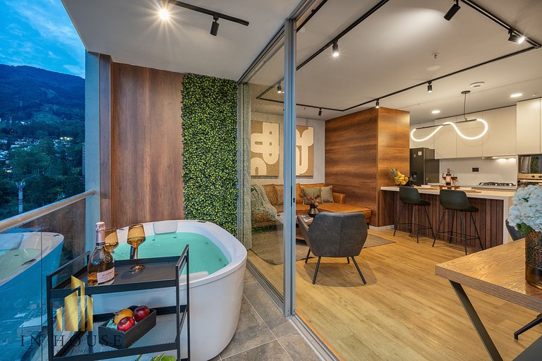 Urban 2505 - Oasis with pool and gym