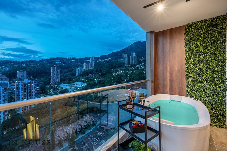 Urban 2505 - Oasis with pool and gym