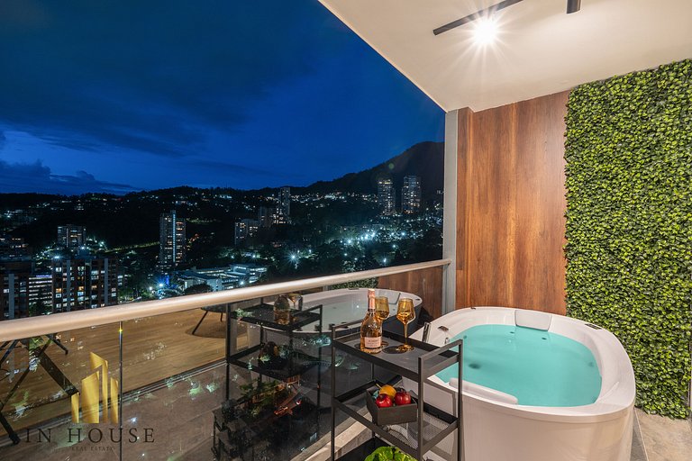 Urban 2505 - Oasis with pool and gym