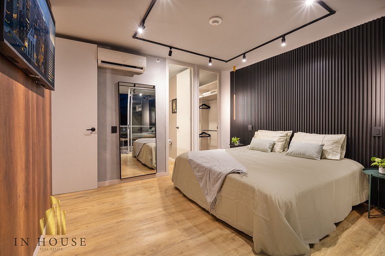Urban 2505 - Oasis with pool and gym