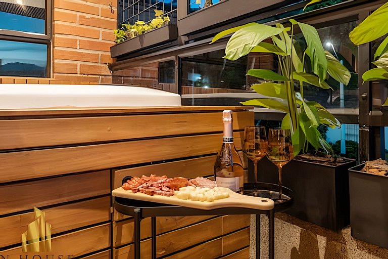 Tivoli 202 - Escapada Premium con Jacuzzi Privado