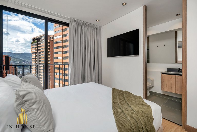 Morph 1002 - Luxe apt in Poblado/AC/BBQ