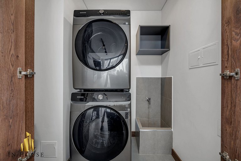 Morph 1002 - Luxe apt in Poblado/AC/BBQ