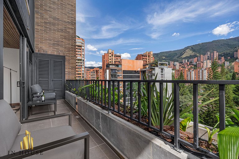 Morph 1002 - Luxe apt in Poblado/AC/BBQ