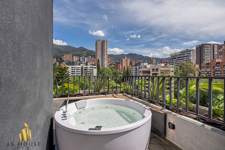 Morph 1002 - Luxe apt in Poblado/AC/BBQ