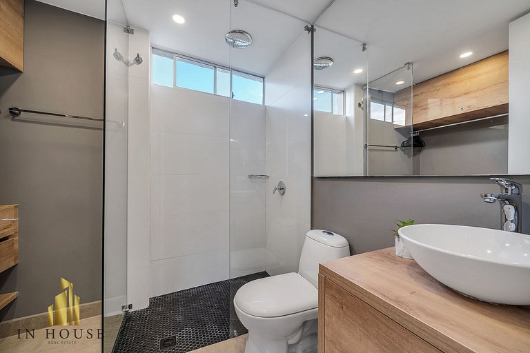 Provenza Life 1001 - Airy apt w priv balcony & gym
