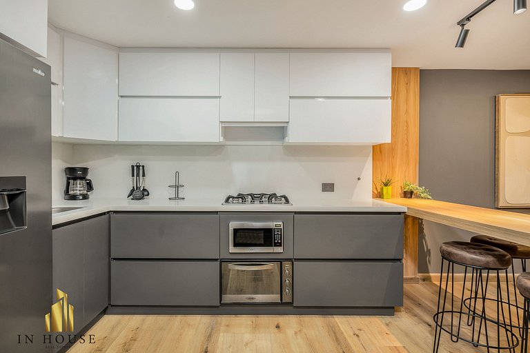 Provenza Life 1002-Tastefully decorated loft/gym