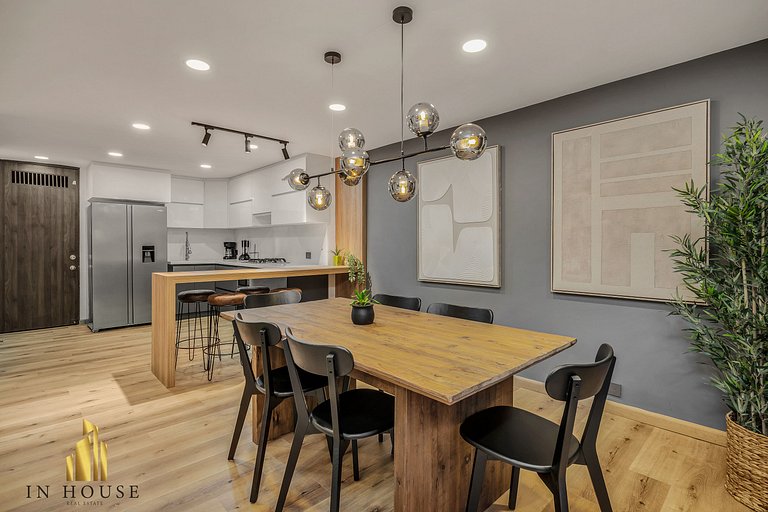 Provenza Life 1002-Tastefully decorated loft/gym
