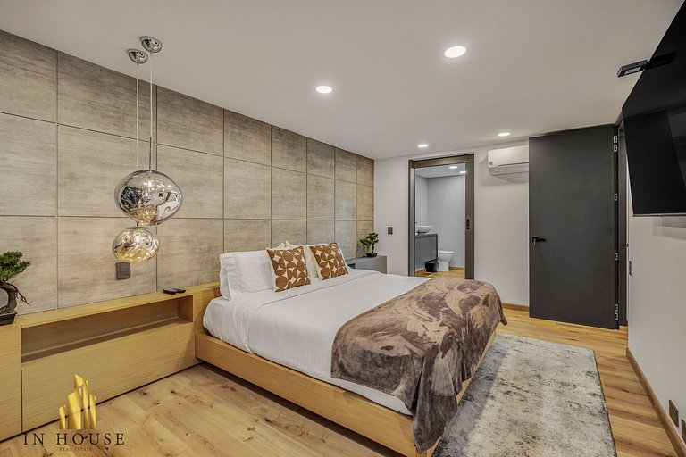 Provenza Life 1002-Tastefully decorated loft/gym